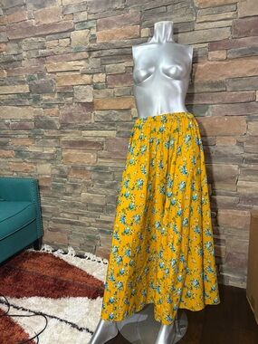 J. Gee Mustard colored Floral Maxi Skirt Sz Large
